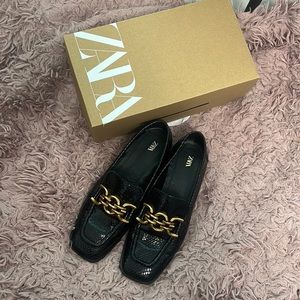 Zara ANIMAL PRINT LEATHER
LOAFERS